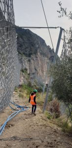 Coordination-environnement---Mise-en-place-Ecran-anti-chute-de-Blocs-La-Trinité